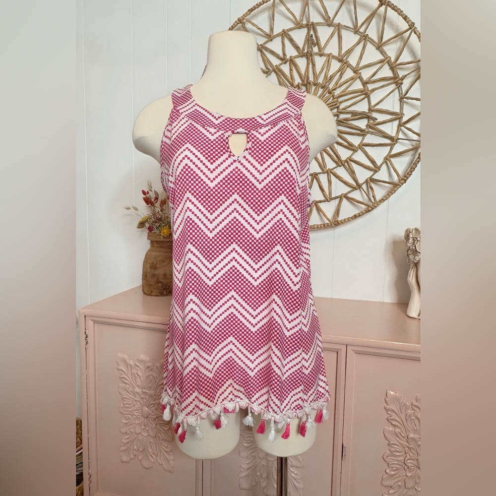 Diana Belle Large Pink and white‎ Chevron Sleeveless Top with fringe bottom